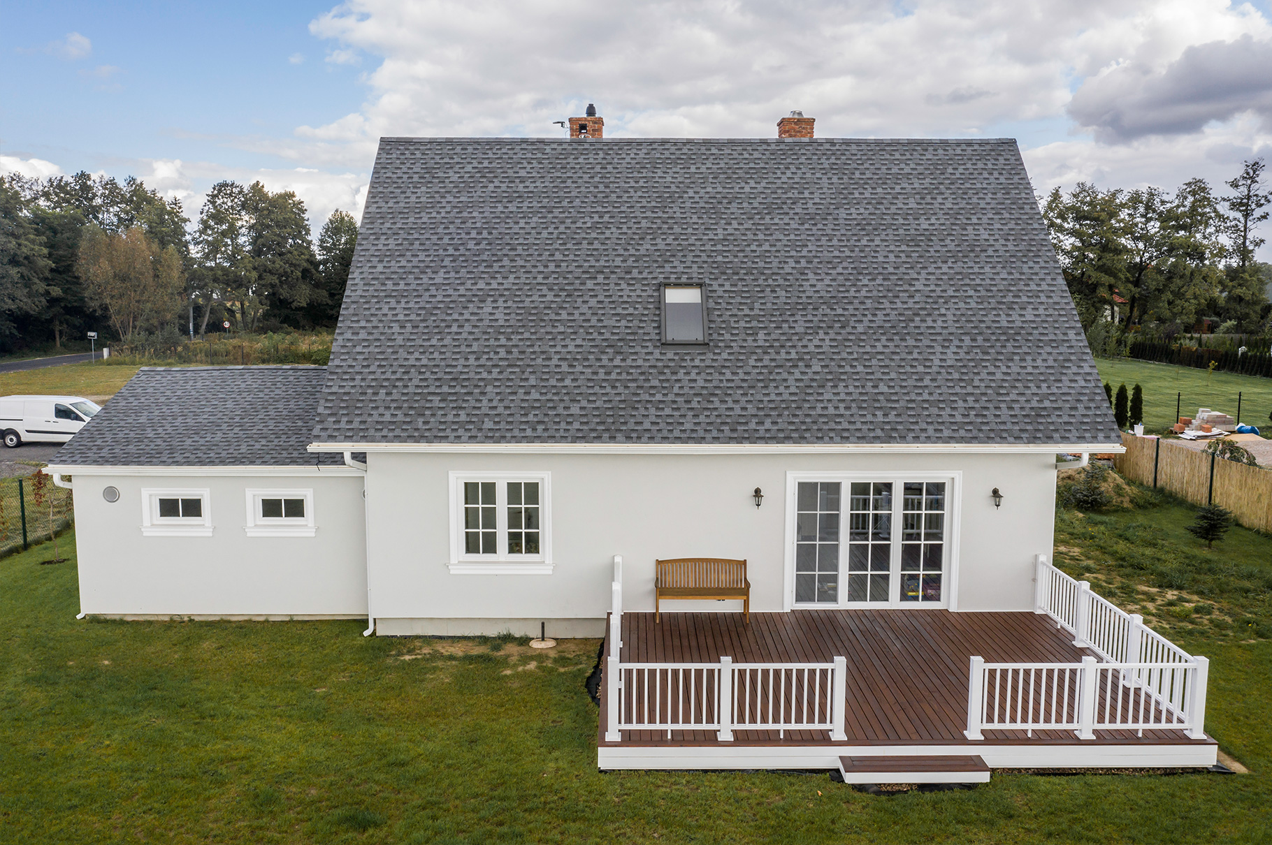 Na zdjęciu laminowany gont bitumiczny GAF